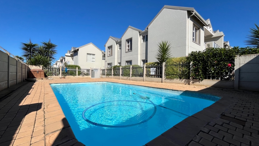 2 Bedroom Property for Sale in Hartenbos Central Western Cape
